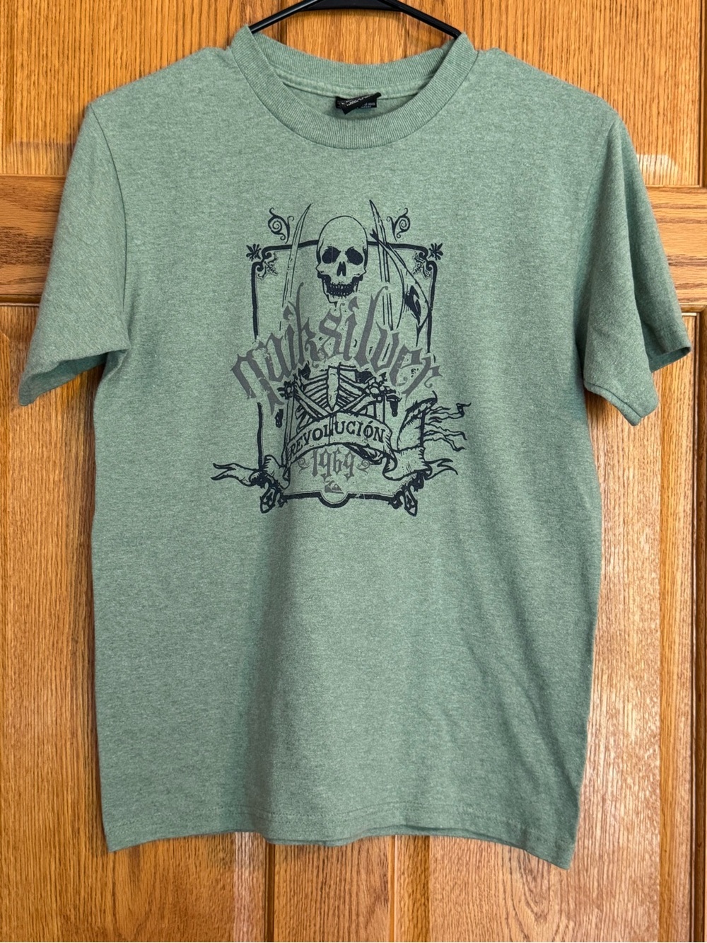 Quiksilver Boys Large Skull Surf Graphic T Shirt Green Y2K Skate